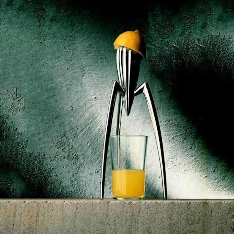 ALESSI レモンスクイーザー Juicy Salif シトラススクイーザー Amazon｜ALESSI (アレッシィ) レモンスクイザー｜ジューサー・しぼり器