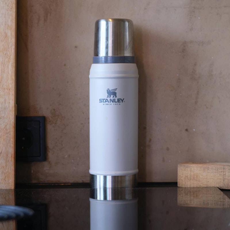 Stanley Legendary Thermos Bottle 0,75 l, Grey RoyalDesign