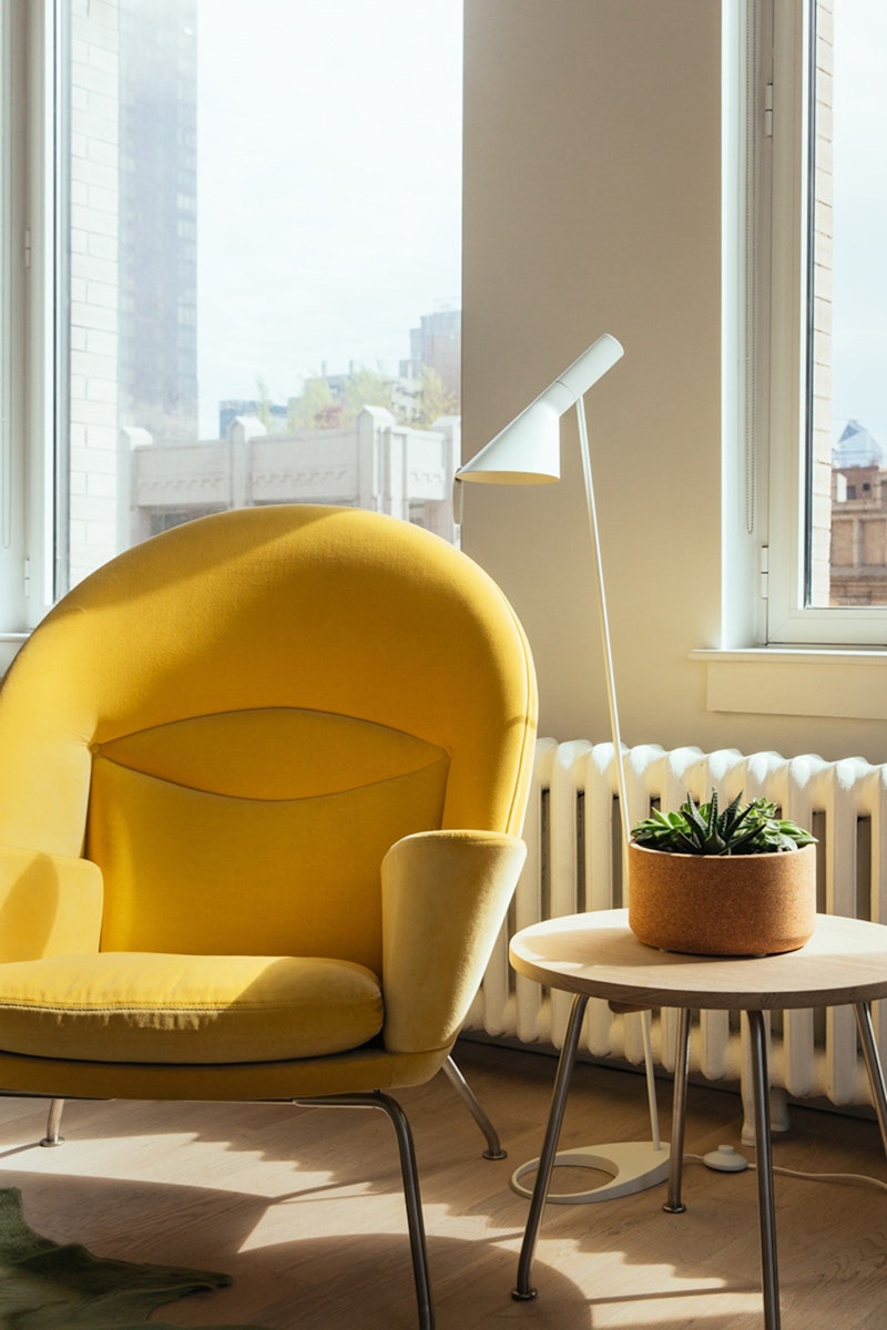 AJ Floor Lamp, Black