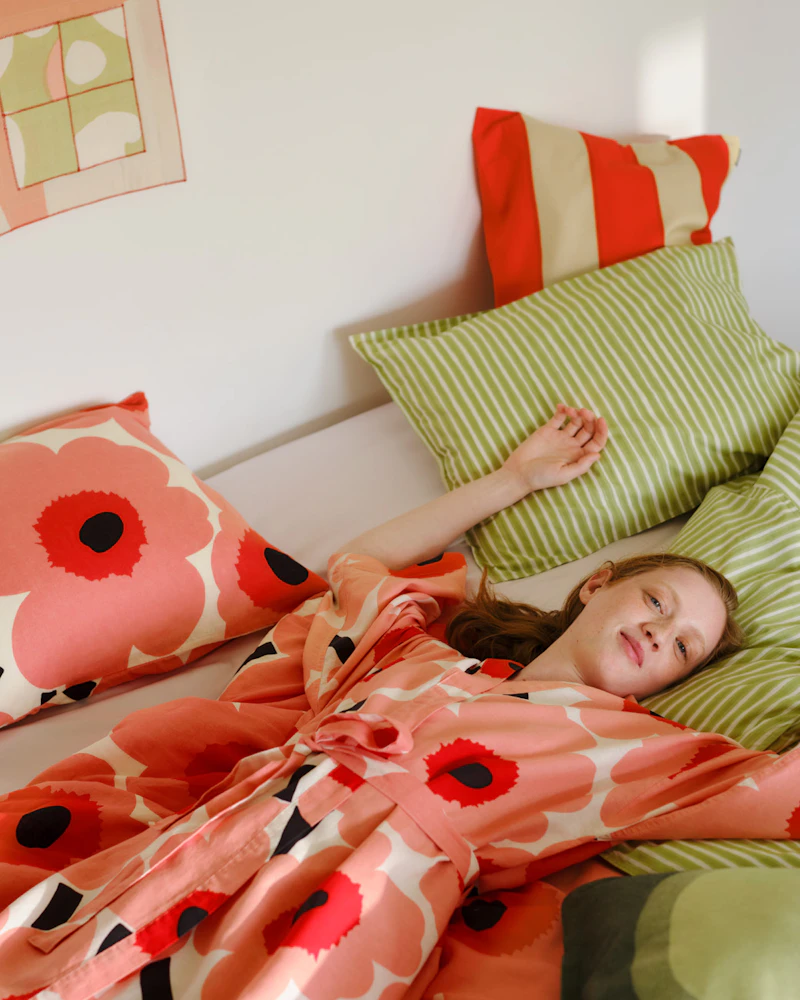 Unikko Duvet Cover 150x210 cm, Coral / Charcoal / Orange Red