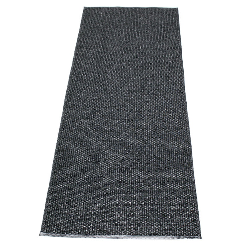 Svea Rug Black Metallic/Black, 70x160 cm