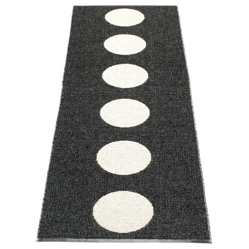 Vera Rug Black / Vanilla, 70x300 cm