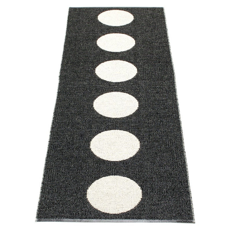 Vera Rug Black / Vanilla, 70x375 cm