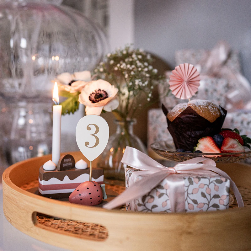 Candlestick birthday cake Kerzenhalter von Jabadabado