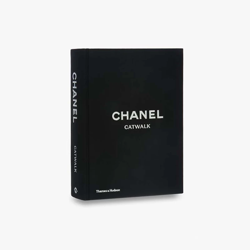 "Chanel Catwalk" Book