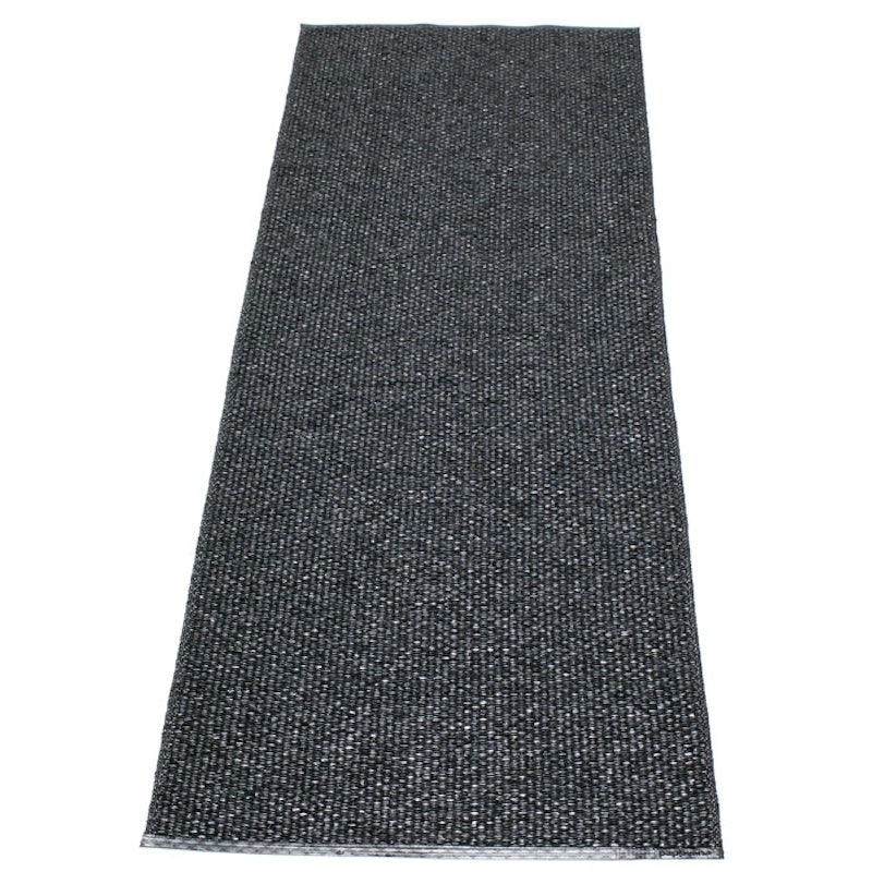 Svea Rug Black Metallic/Black, 70x240 cm