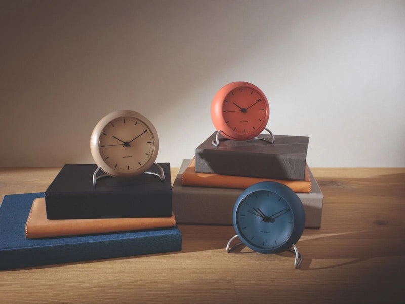 インテリア時計 ARNE JACOBSEN City Hall Table Clock City Hall Table Clock, Pale Orange from Arne Jacobsen | RoyalDesign