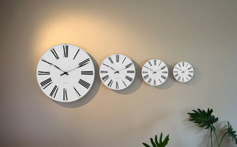 Roman Wall Clock, 210 mm from Arne Jacobsen | RoyalDesign