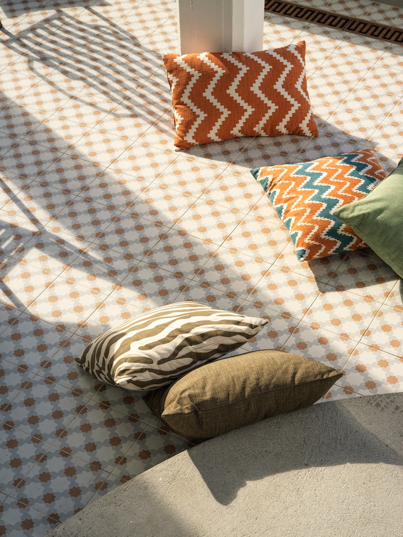 Ikat Sema Outdoor Cushion 40x60 cm Apricot Orange RoyalDesign