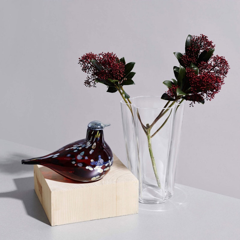 Birds by Toikka  バード　ルビー Birds By Toikka Ruby Bird, Cranberries from Iittala | RoyalDesign