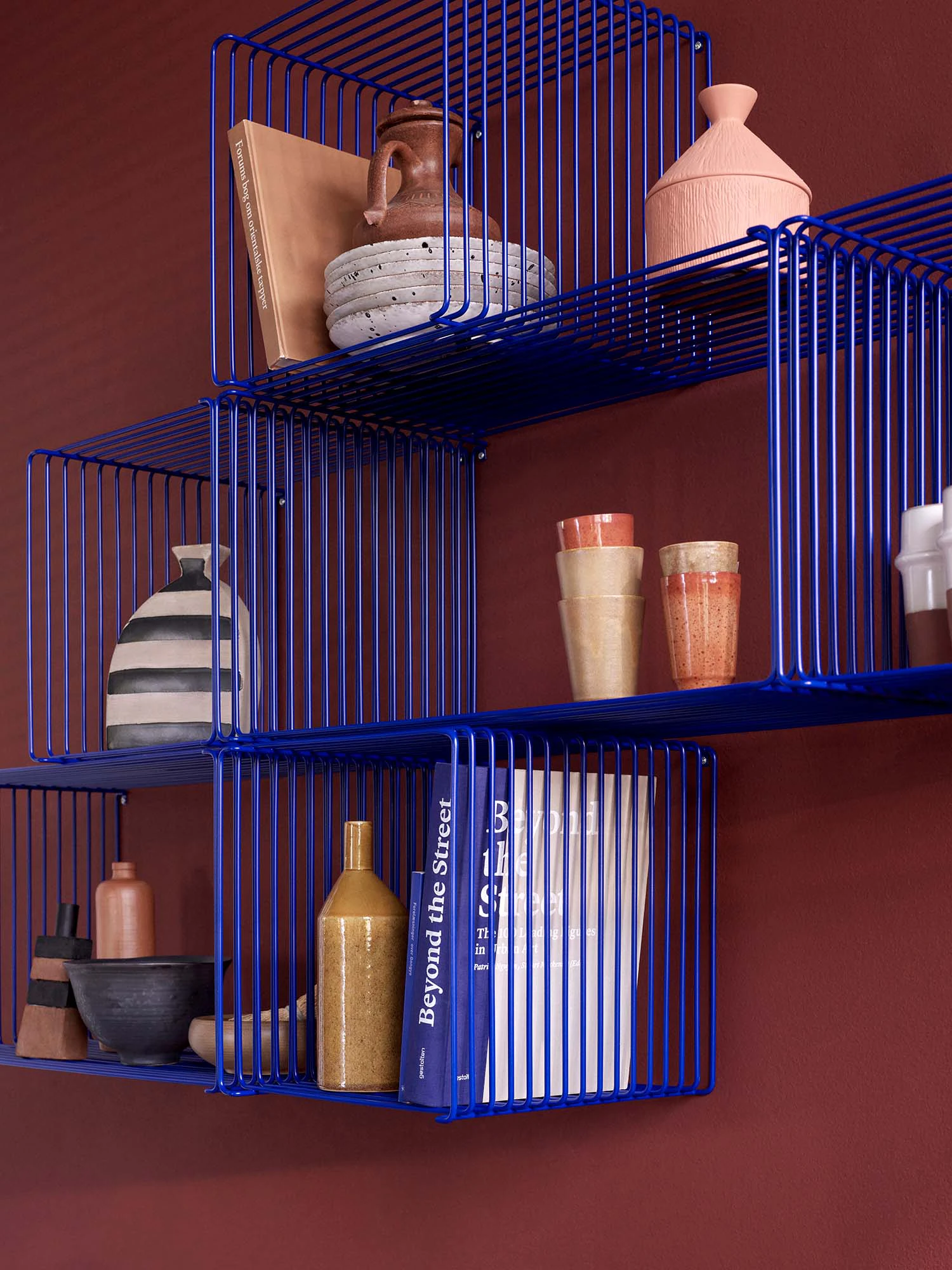 Panton Wire Shelf 34, Black from Montana | RoyalDesign