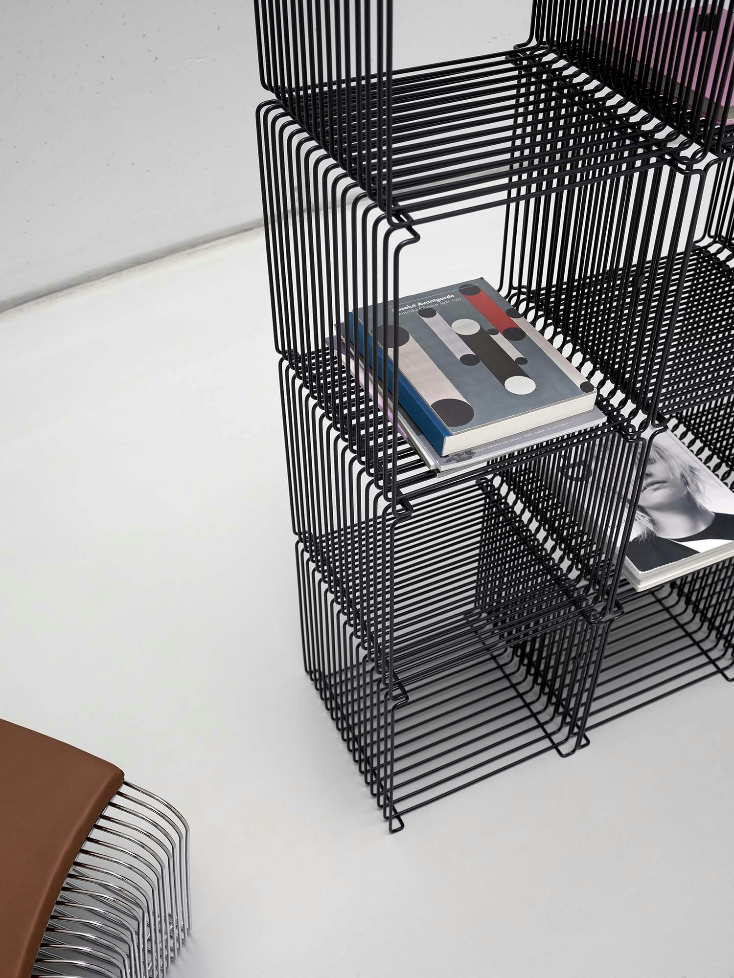 Panton Wire Shelf 34, Chrome from Montana | RoyalDesign