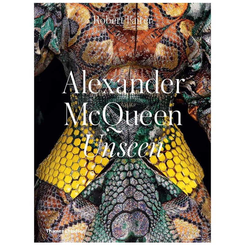 【新品】Alexander McQueen 写真集 洋書 Alexander Mcqueen: Unseen Book from New Mags | RoyalDesign