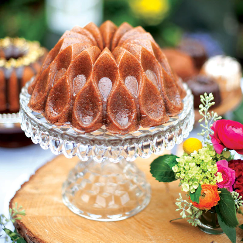Crown Bundt Pan from Nordic Ware | RoyalDesign