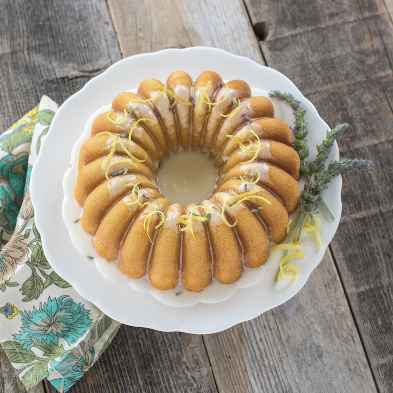 Decorative bundt pans best sale