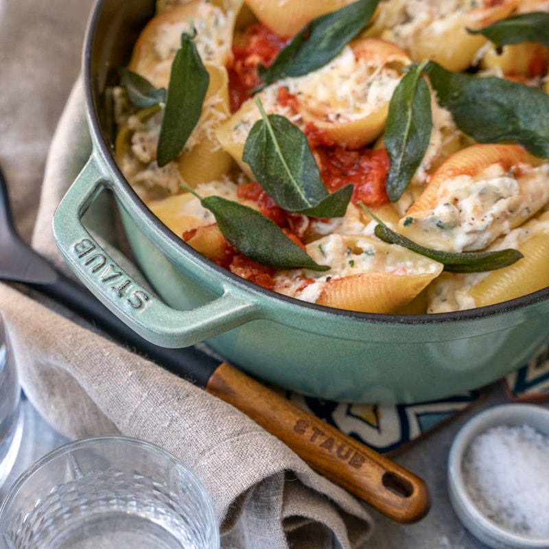 La Cocotte Cast Iron Pot 5,25 L, Sage from Staub | RoyalDesign